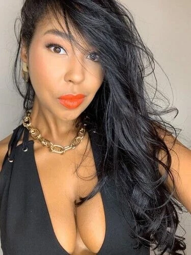 Aubree Profile image 3