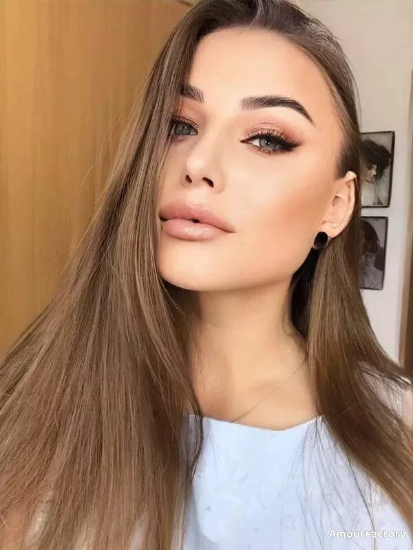 Anna Profile image 1