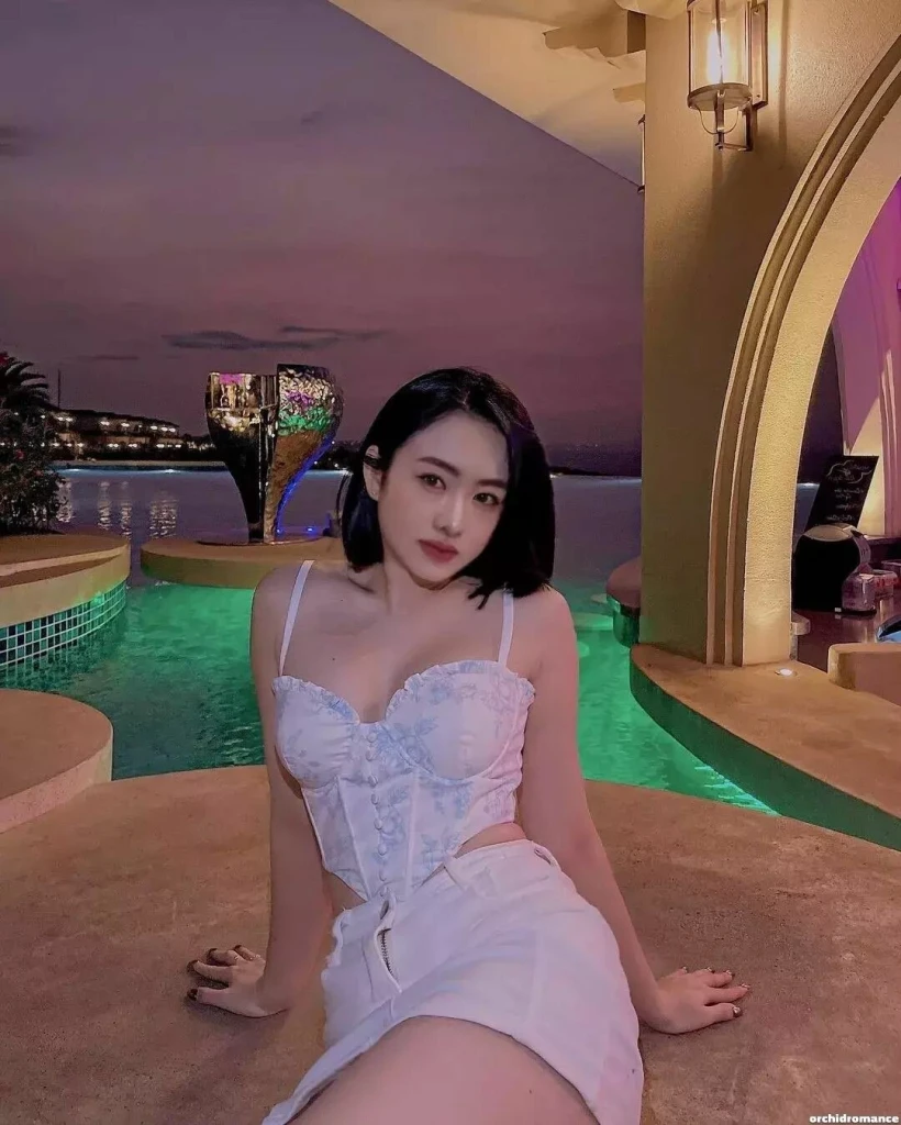 Rongjing Profile image 3