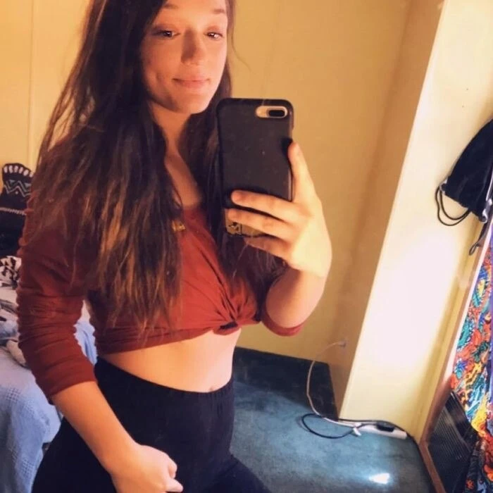 Tinaa_mar Profile image 4